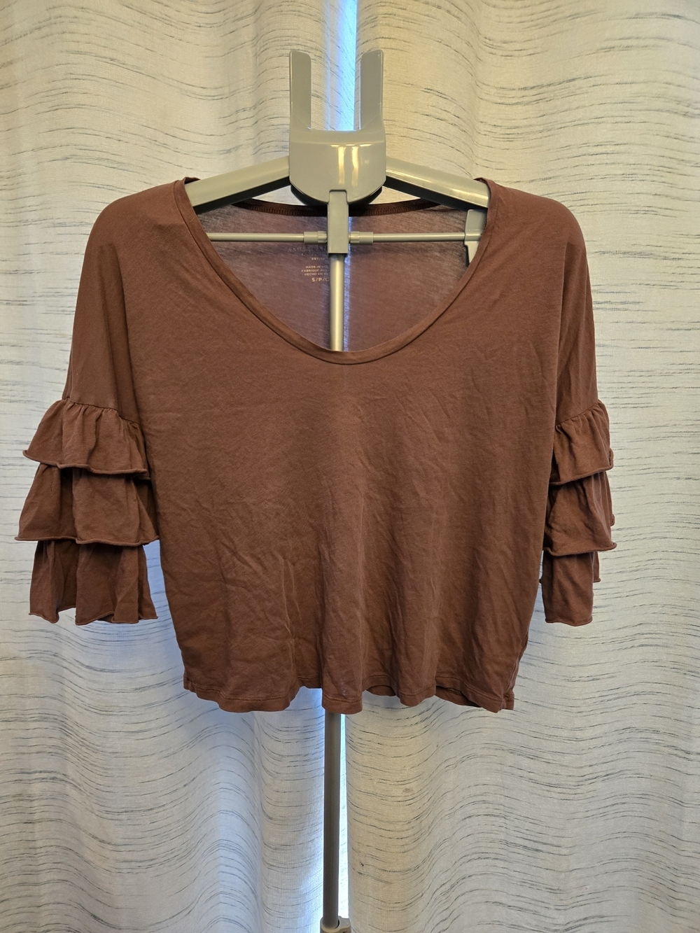 American Eagle Brownish Red Ruffle Sleeve Crop Top Small